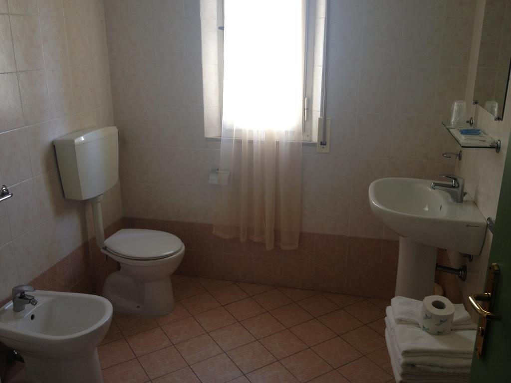 Lungomare Hotel Марина-ди-Чечина Номер фото
